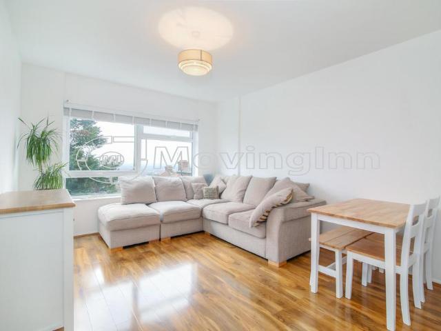 Flat for sale in London Borough of Croydon, Upper Norwood