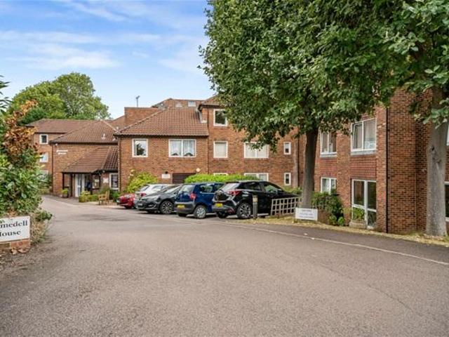 Flat for sale in Roundwood, Five Acres