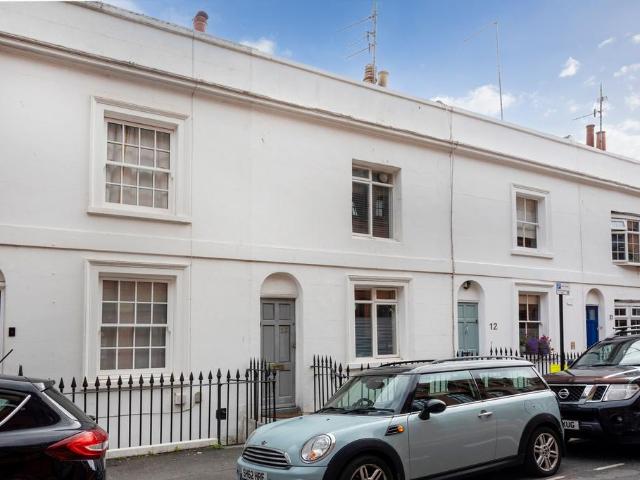 Flat for sale in Round Hill, Brighton & Hove