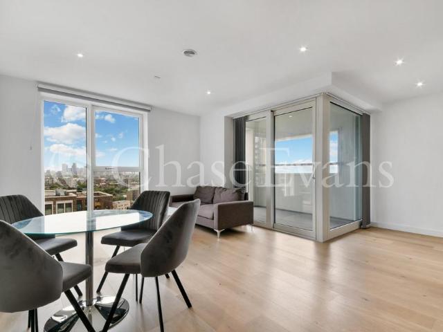Flat for sale in Elephant and Castle, Greater London