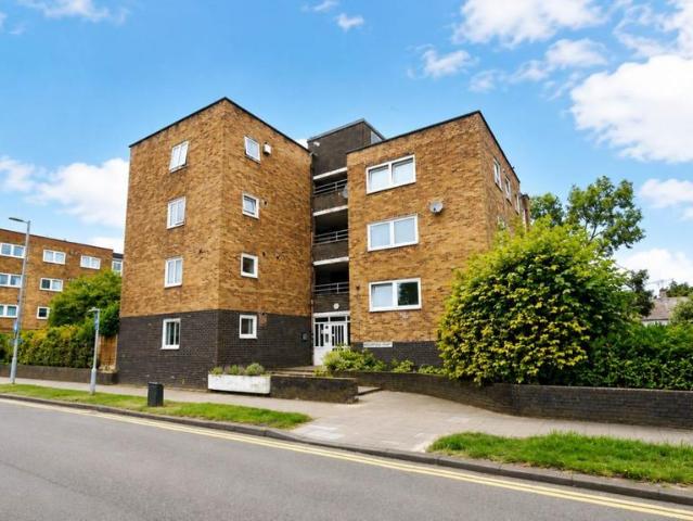 Flat for sale in Hatfield, Fretherne