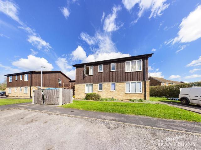 Flat for sale in Stoke Mandeville, Buckinghamshire