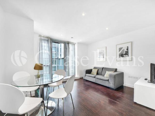 Flat for sale in Isle Of Dogs, Isle Of Man