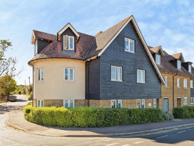 Flat for sale in Hickmans Green, Swale