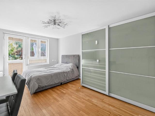 Flat for sale in Hammersmith, Greater London