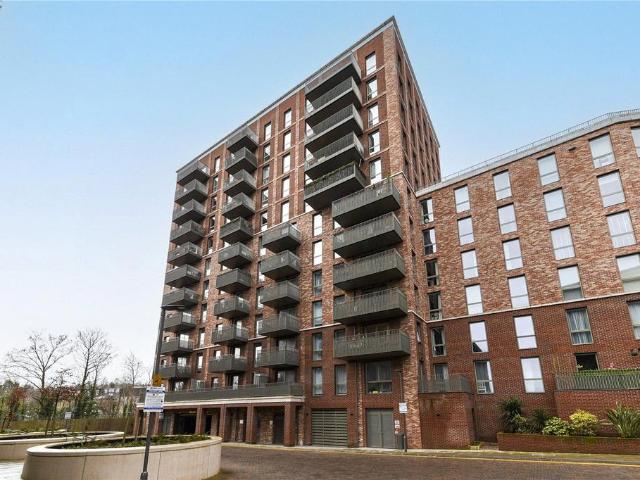 Flat for sale in Kenton, Greater London