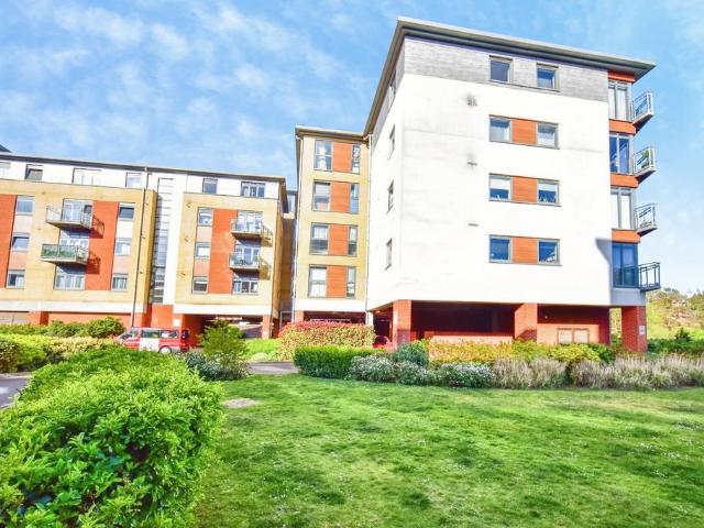 Flat for sale in Midway, Kent