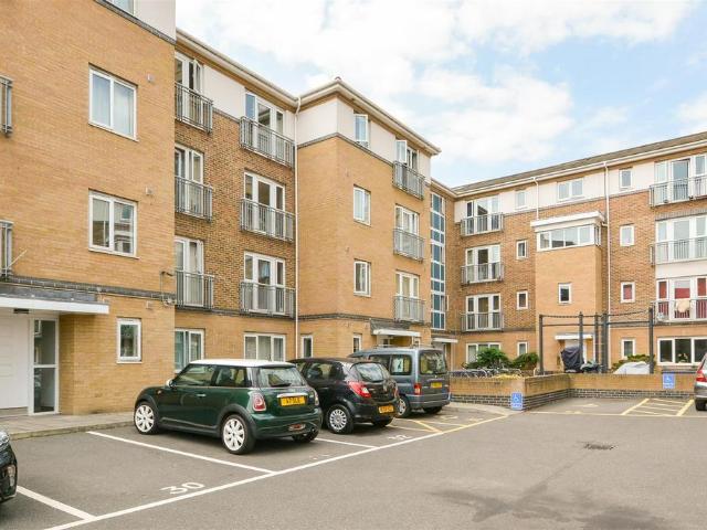 Flat for sale in St. George in the East, Shadwell