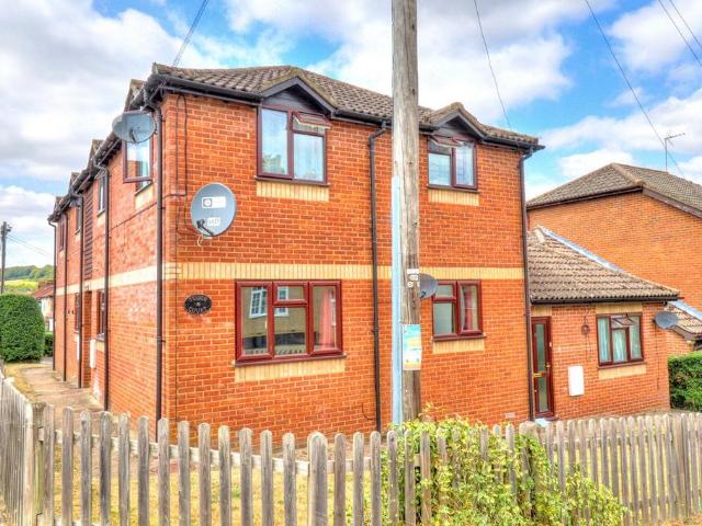 Flat for sale in Piddington and Wheeler End, Buckinghamshire
