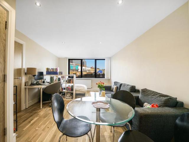 Flat for sale in Kenton, Greater London