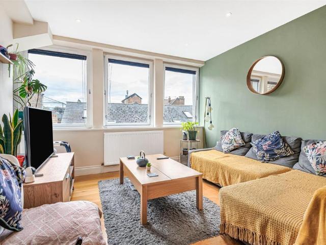 Flat for sale in Folly Island, East Hertfordshire