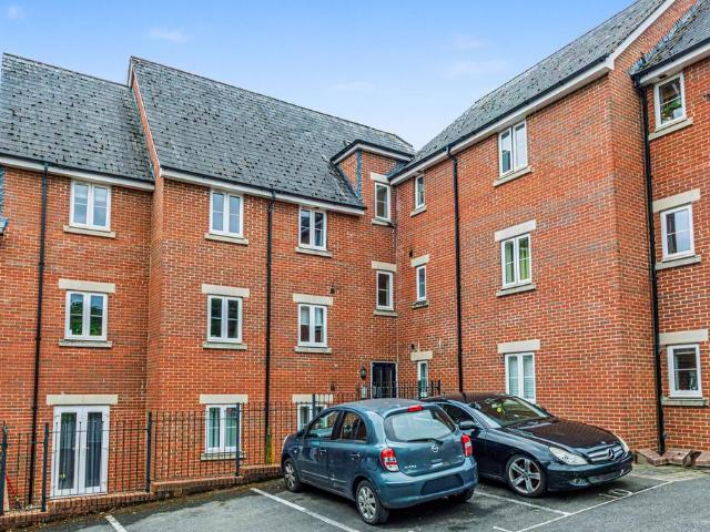Flat for sale in Frome