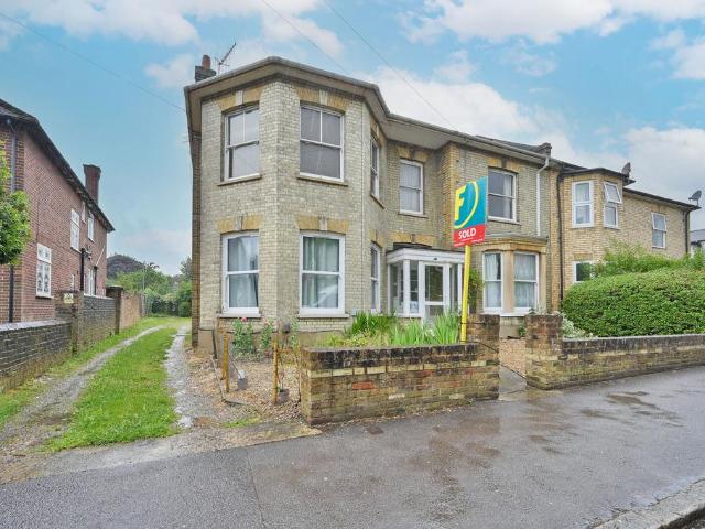 Flat for sale in North Watford