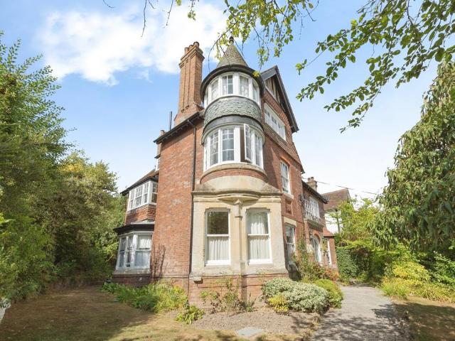 Flat for sale in Royal Tunbridge Wells, Tunbridge Wells