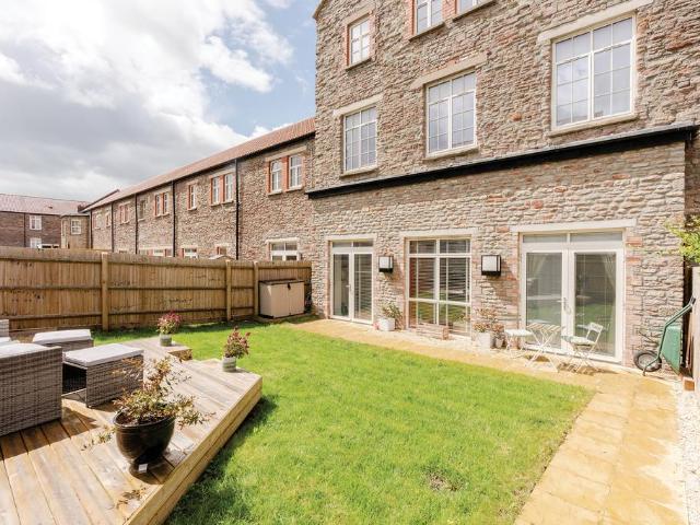 Flat for sale in Feckenham, City Of Bristol