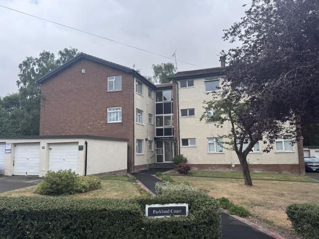 Flat for sale in Woodchurch, Upton