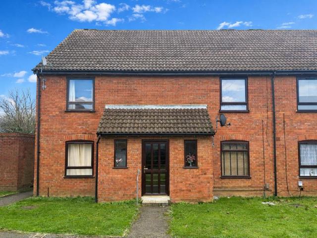 Flat for sale in Old Town, Shephall