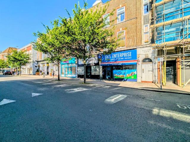 Flat for sale in Worthing, West Sussex