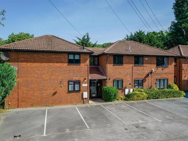 Flat for sale in Maylands, Pouchen End