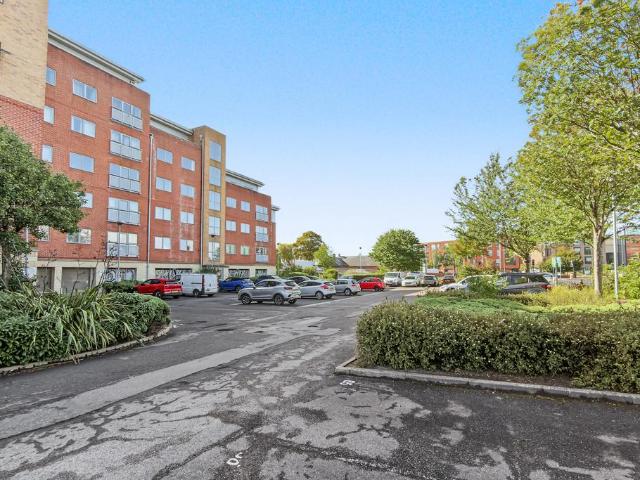 Flat for sale in Chantry Waters, Wakefield
