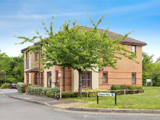 Flat for sale in Milton Keynes