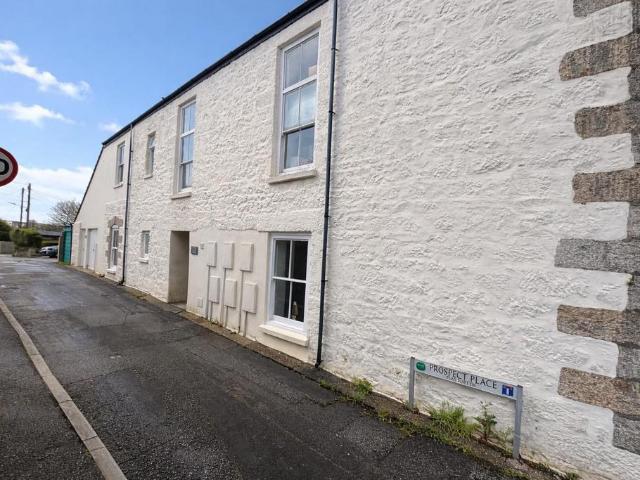 Flat for sale in Helston, Cornwall