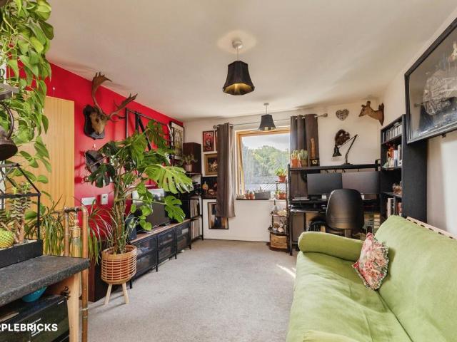 Flat for sale in Easton, Feckenham