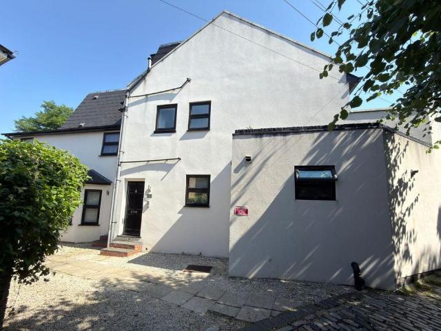 Flat for sale in London Borough of Croydon, Selhurst