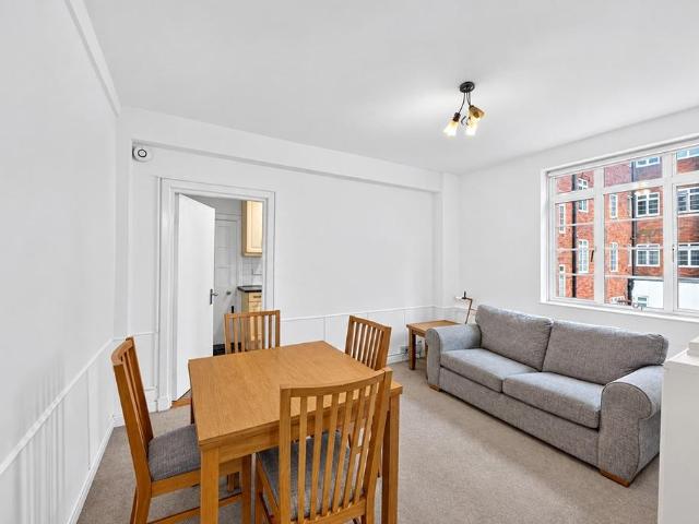 Flat for sale in Brook Green, Greater London