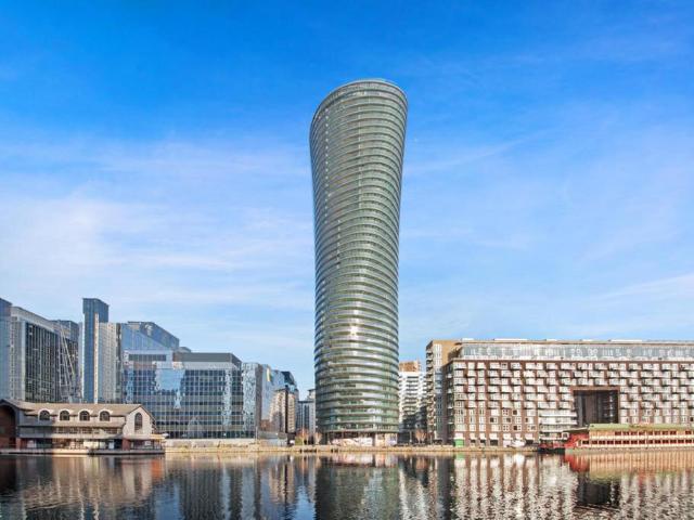 Flat for sale in Isle Of Dogs, Greater London