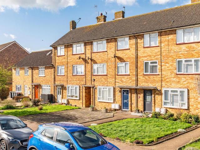 Flat for sale in Hertford, Colliers End