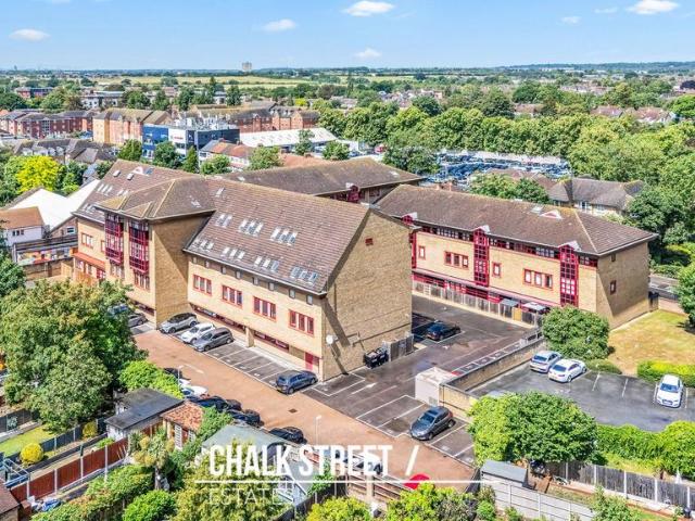 Flat for sale in Rush Green, Greater London