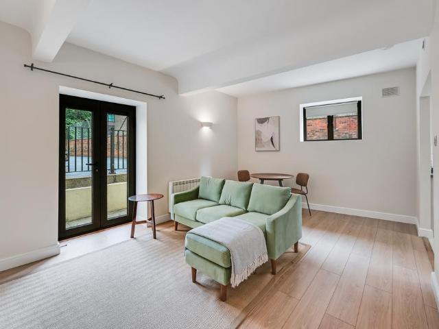 Flat for sale in Holloway, Greater London