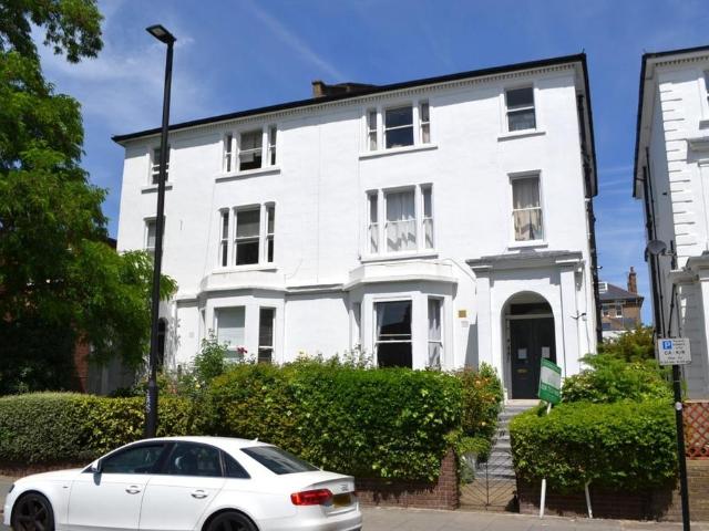 Flat for sale in South Hampstead, Greater London