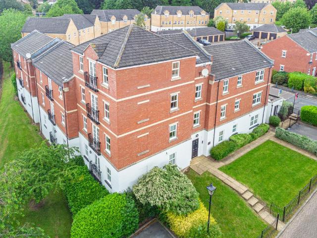 Flat for sale in Chapeltown, West Yorkshire