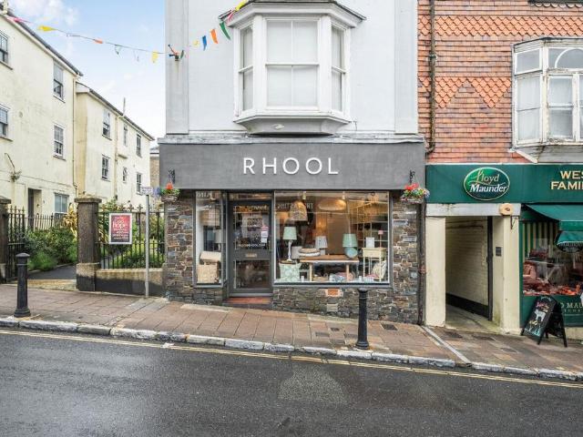 Flat for sale in Strode, Devon