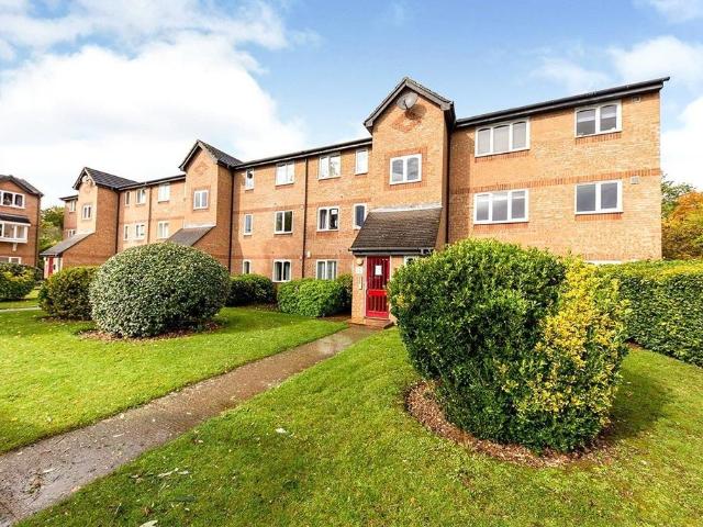 Flat for sale in Hill View, King's Walden