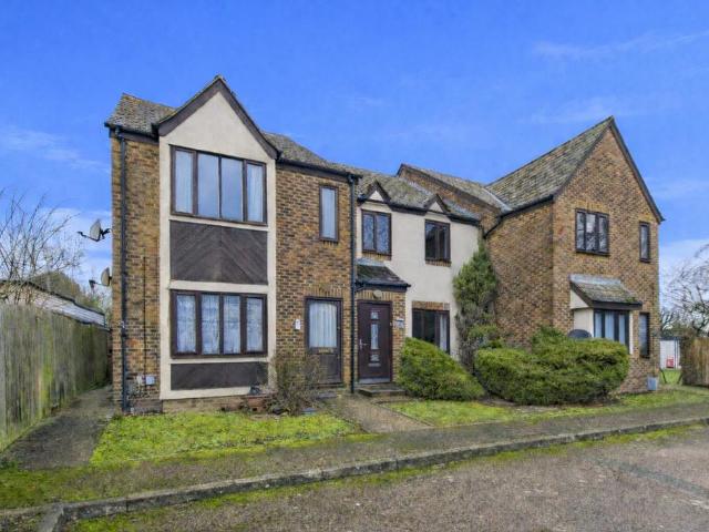 Flat for sale in King's Walden, Hertfordshire