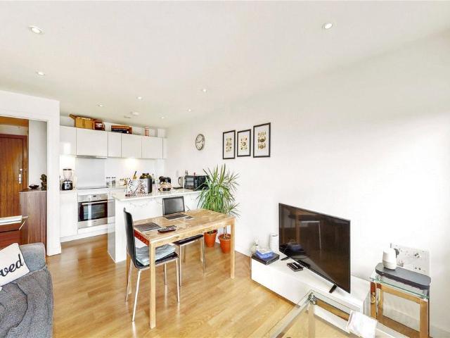 Flat for sale in Bromley-by-Bow, Poplar Grove