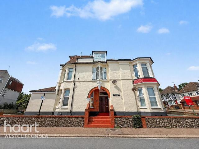 Flat for sale in Alton Barnes, Essex