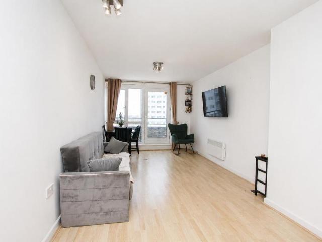 Flat for sale in Leylands, West Yorkshire