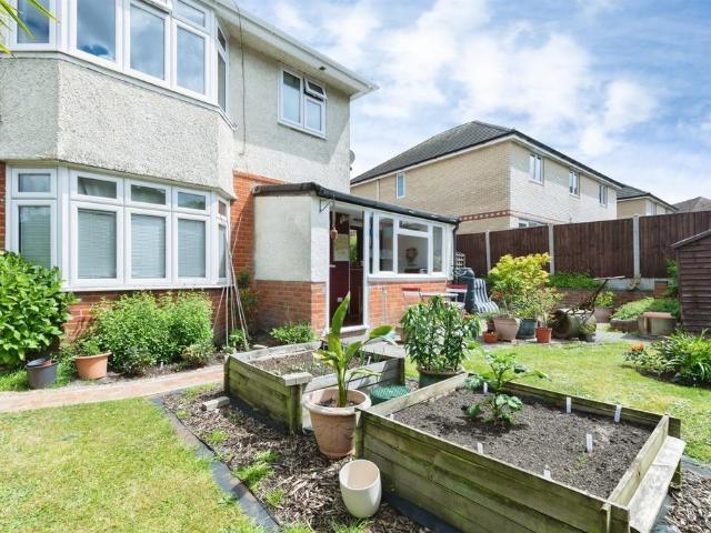Flat for sale in Bear Cross, Bournemouth