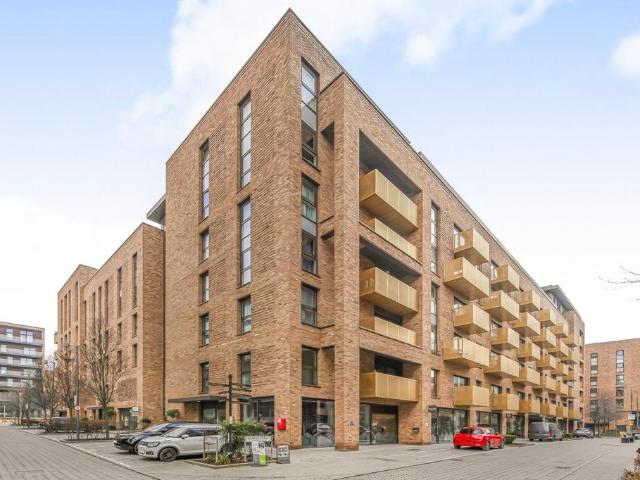 Flat for sale in London Borough of Lewisham, Greater London