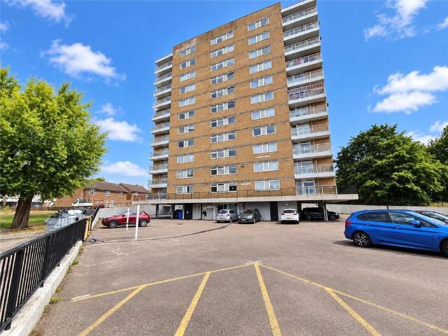 Flat for sale in Ramsden, Greater London
