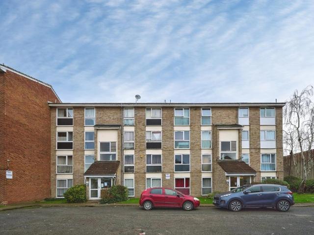 Flat for sale in Maryland, Greater London
