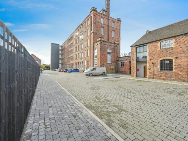 Flat for sale in Fazeley, Boley Park
