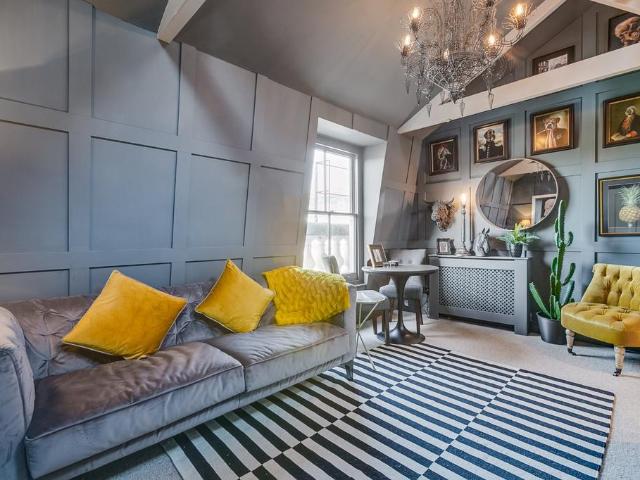 Flat for sale in Brompton, Greater London