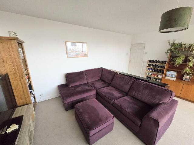 Flat for sale in London Borough of Croydon, Greater London