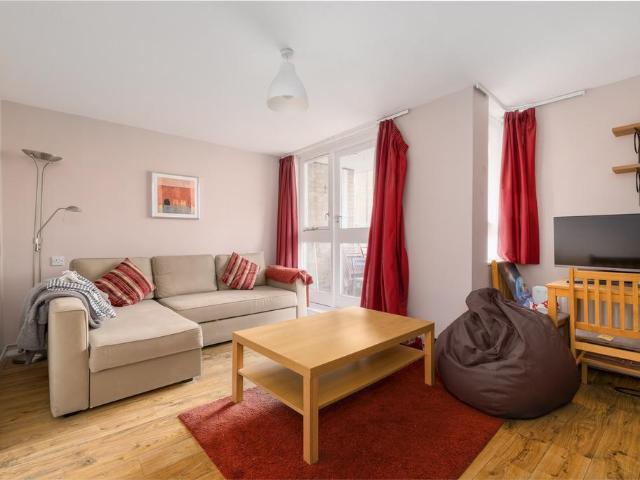 Flat for sale in Tower Liberty, Wapping