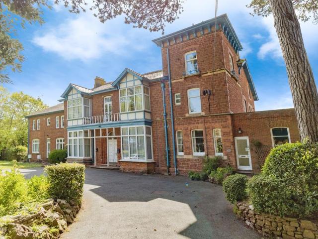 Flat for sale in Livermead